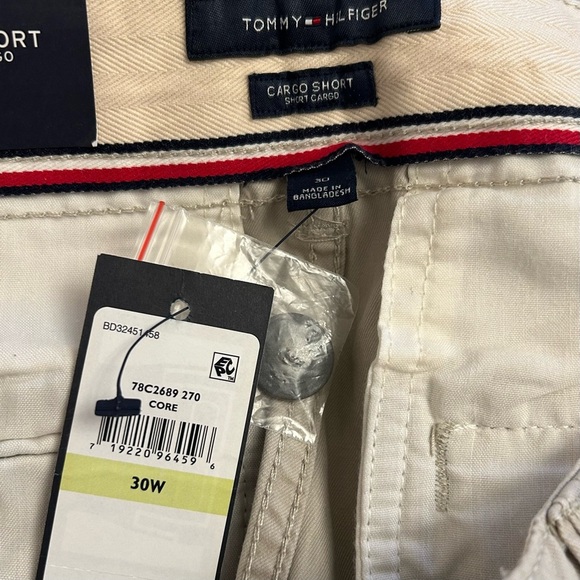 Tommy Hilfiger Men's Essential 10" Solid Cargo Shorts in Stone Size 30 - Picture 8 of 10
